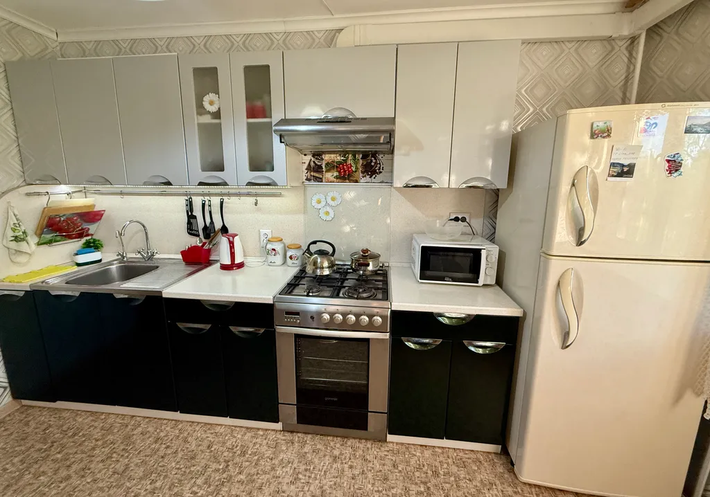 Квартира Уютная квартира возле парка — Симферополь