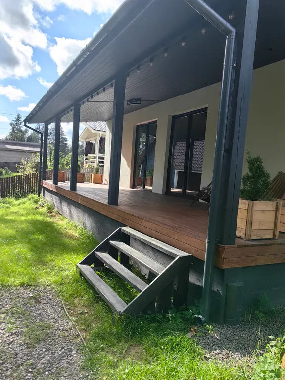 Дом у ручья