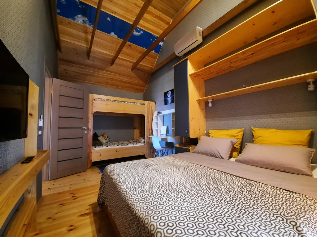 Дом с минибассейном