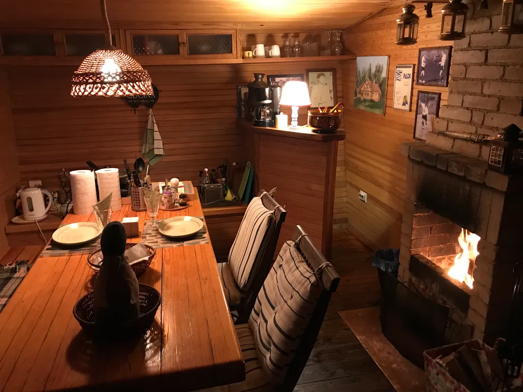 Чудесное место у озера с камином и русской баней