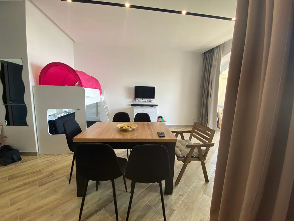 Шикарная современная студия на берегу моря