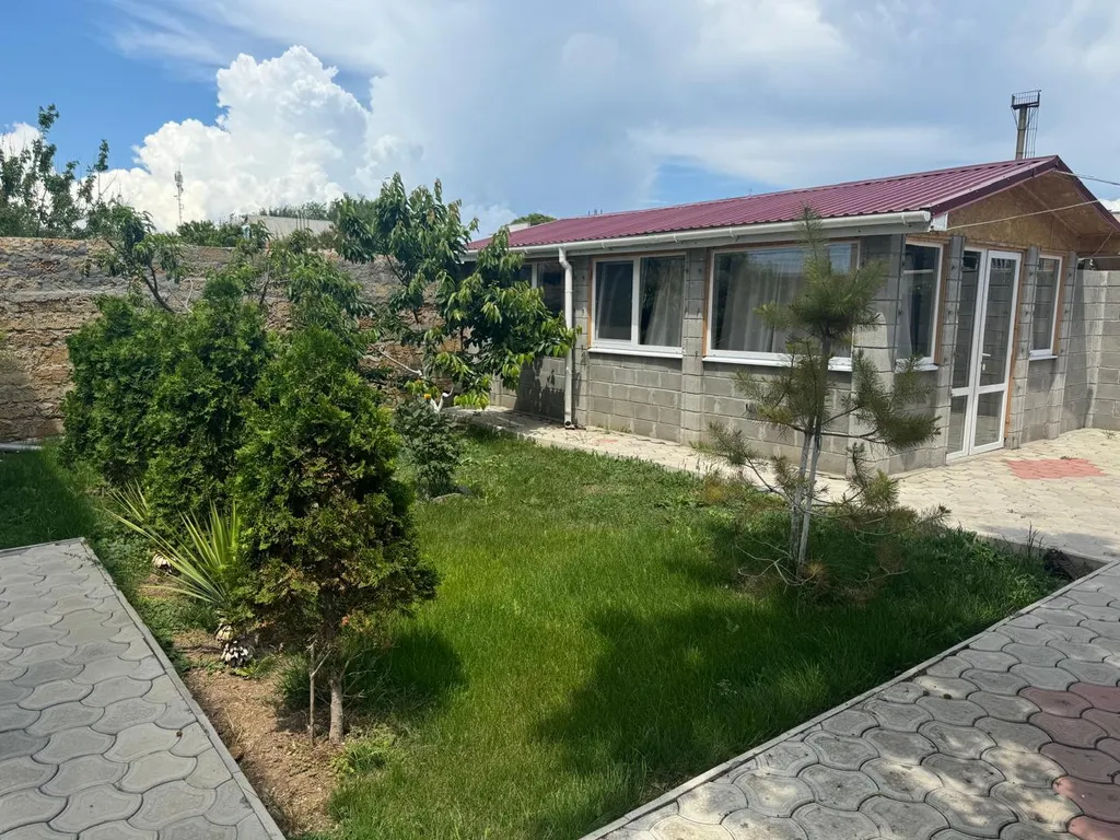 Уютный домик возле моря