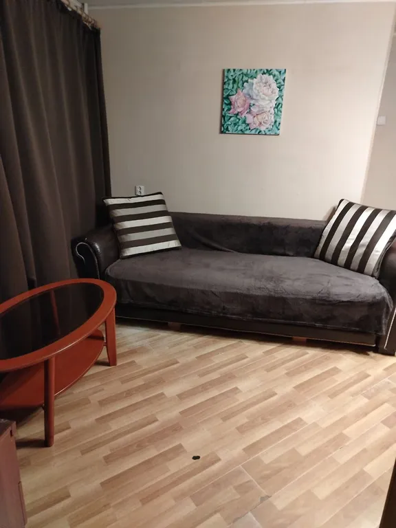 Двухкомнатная квартира посуточно на ул. Мурманская 27.