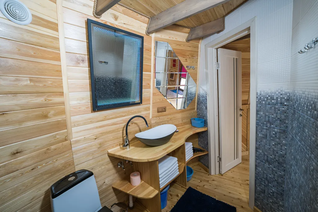 Уникальный двухкупольный дом-бунгало