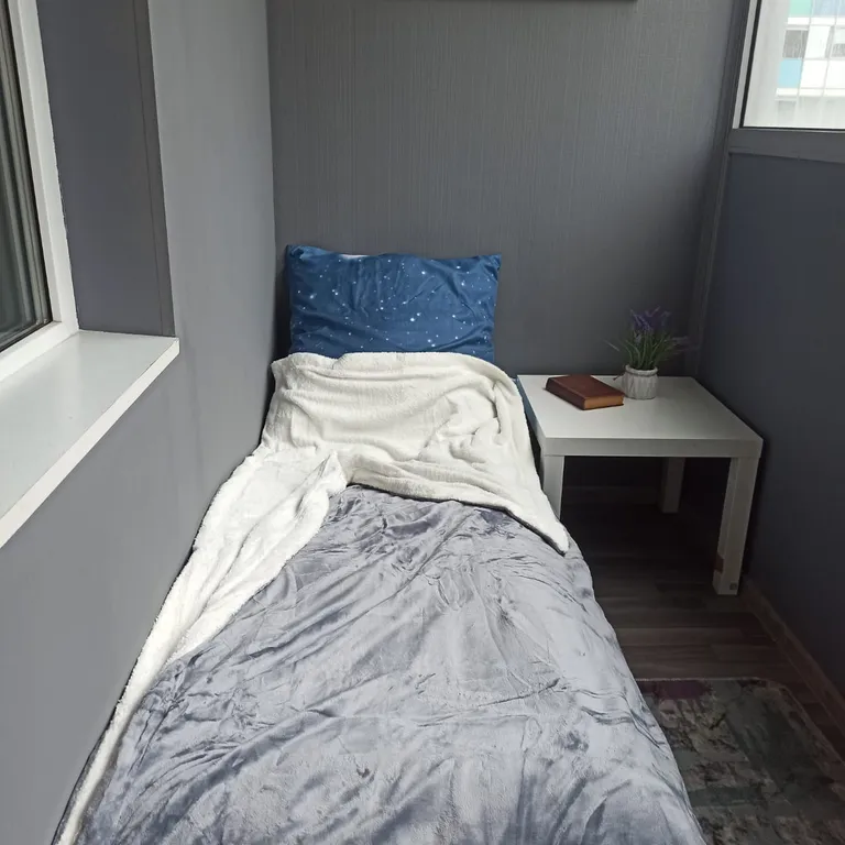 Студия- оттенки серого