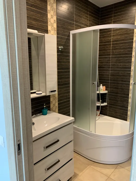 Коттедж Коттедж Семейный таунхаус с двориком, BBQ в курортном поселке — Пляхо