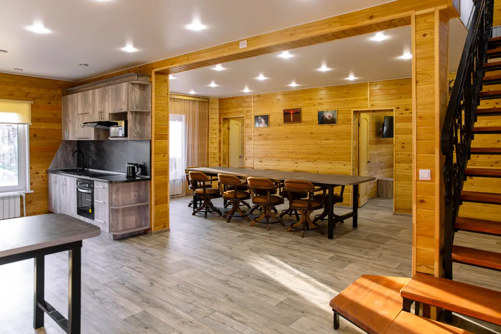 Коттедж в 10 минутах езды от города