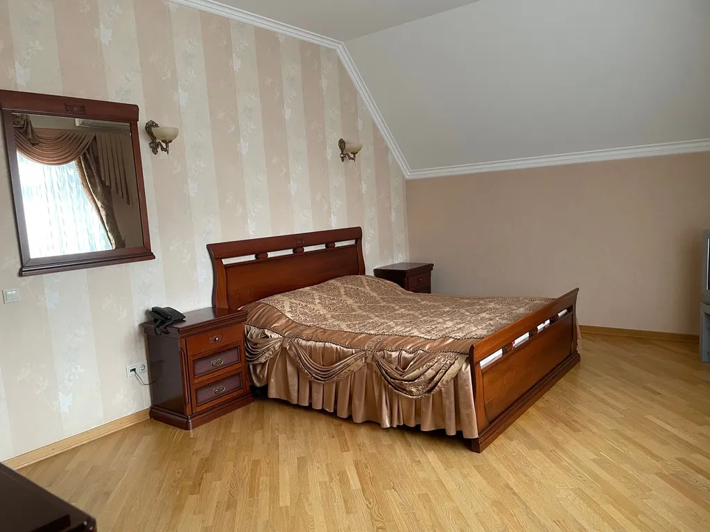 Красивый дом с баней и бассейном