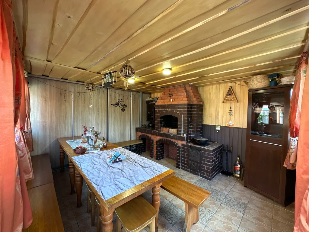 Деревянный дом изба