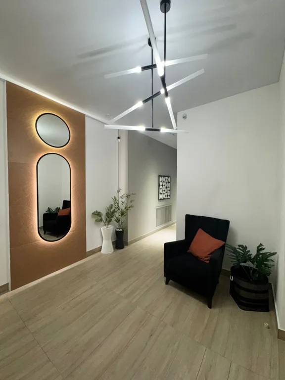 Современная квартира с отдельной спальней в европейском стиле