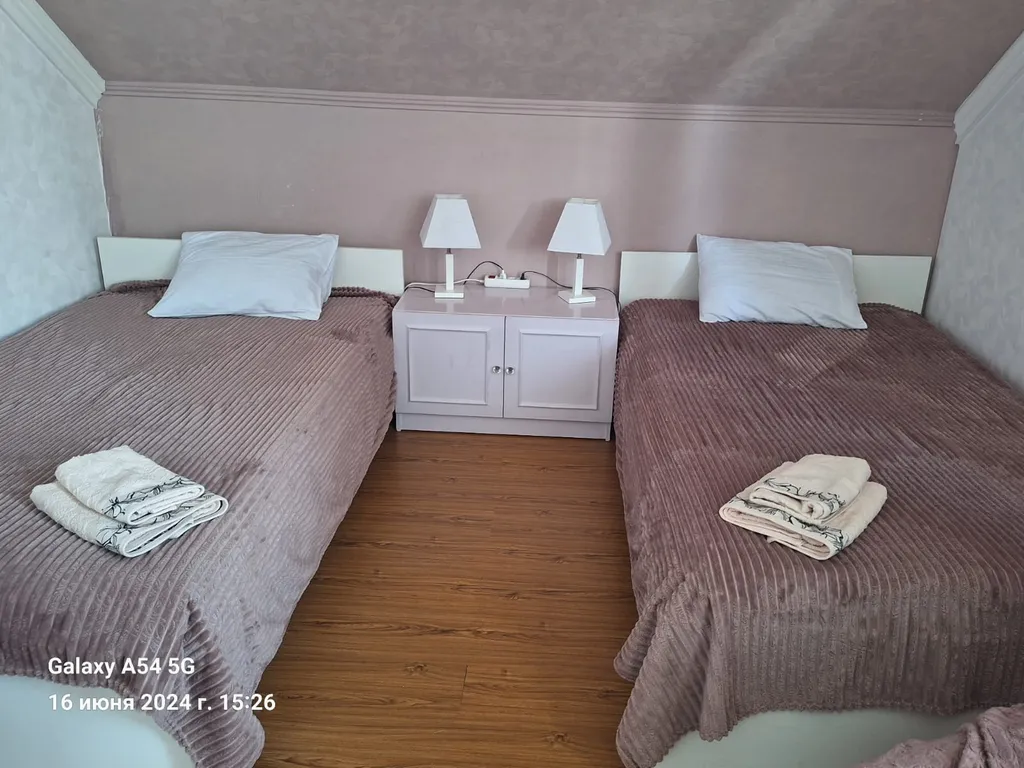 Два этажа с отдельным входом в уютном доме в ущелье рядом с озером