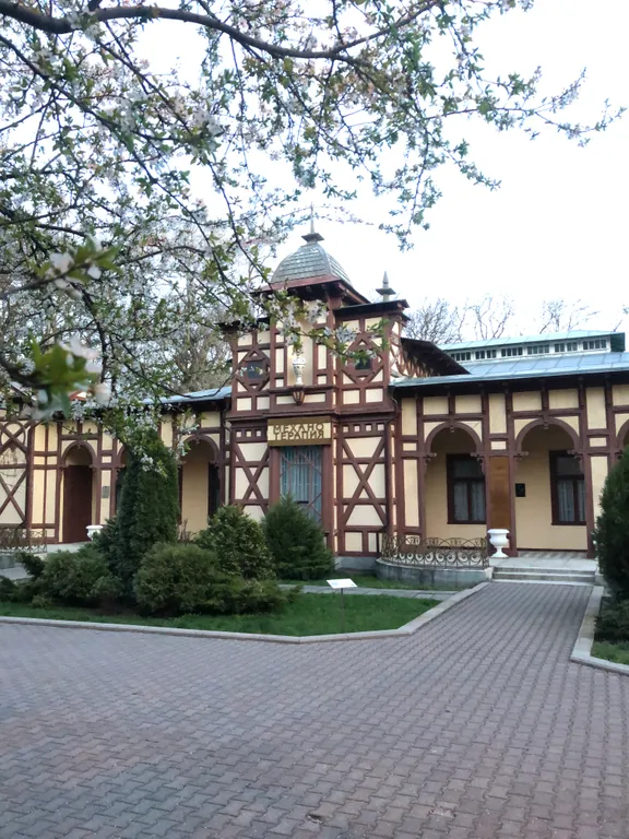 Уютная квартира в старинном доме около парка