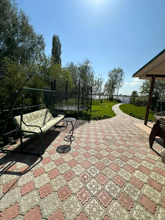 Дом с баней на берегу реки в 10 минутах от центра города