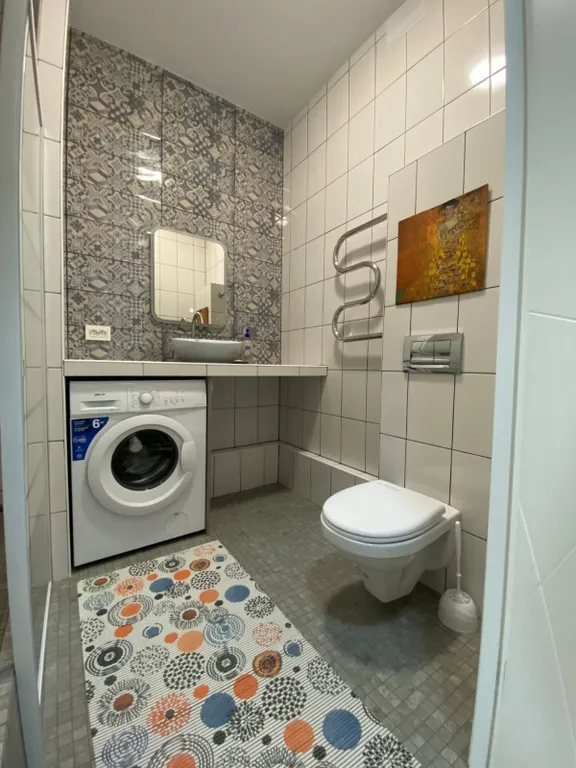 Судия в элитном доме, рядом с парком ангелов