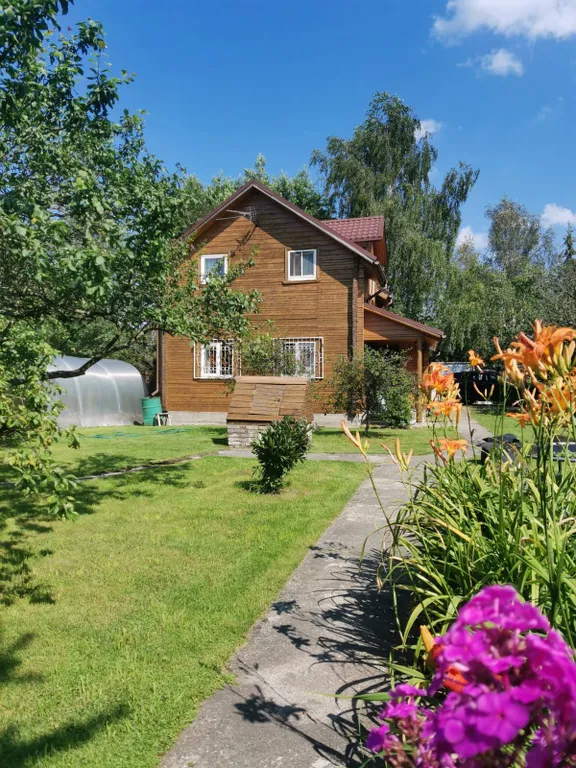 Дом 2 этажа, баня на дровах