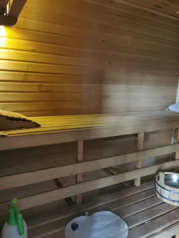 Коттедж с бассейном и сауной