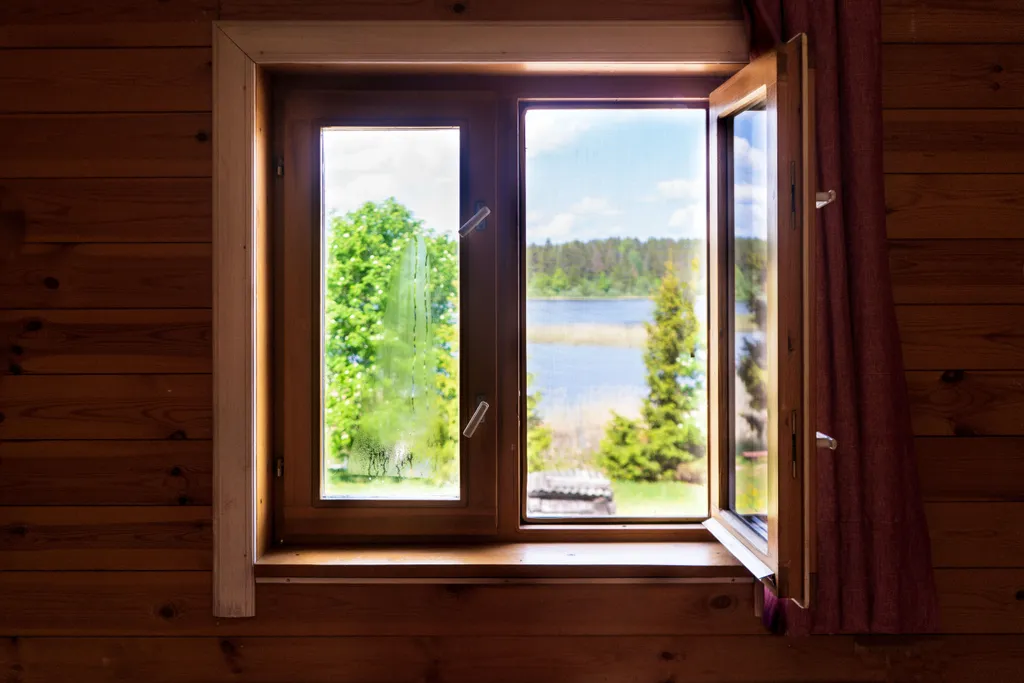 Классный домик прямо на берегу озера Селигер