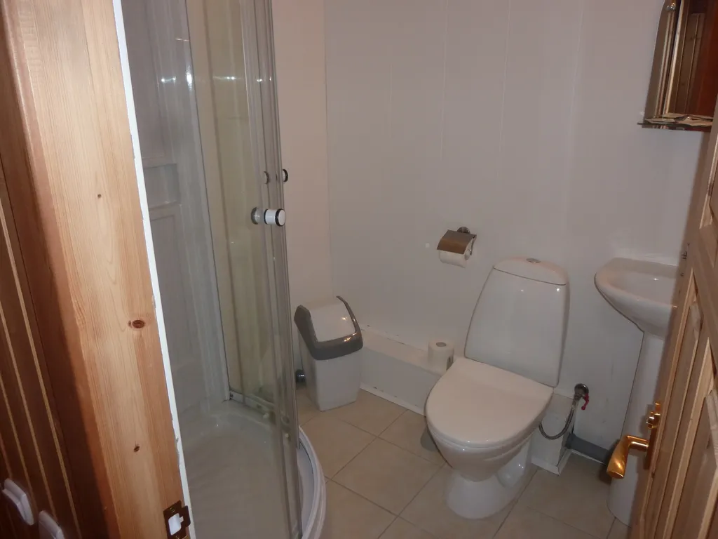 Комната на 2 человека, с двухспальной кроватью