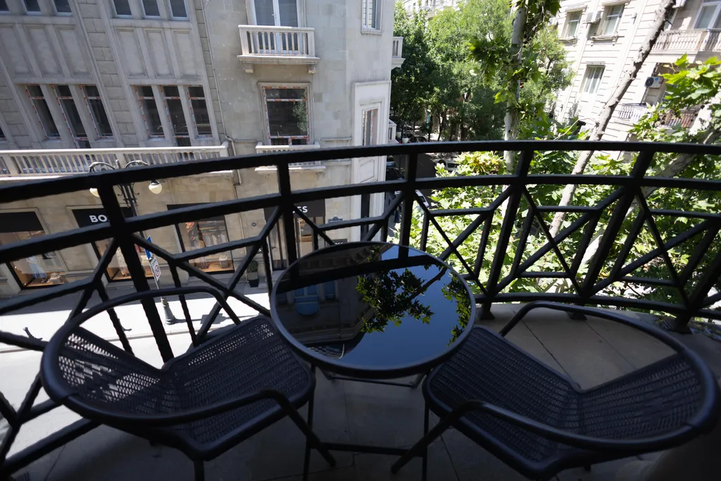 Комфортная квартира на торговой с двумя балконами