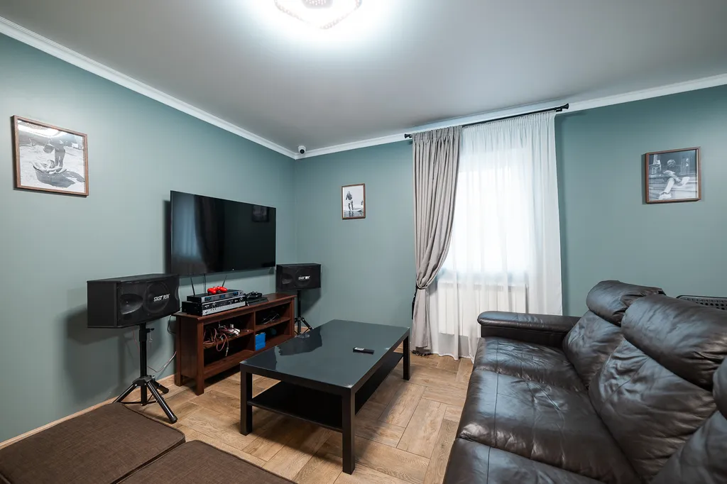 Коттедж 8-комнатный Дом — Голиково