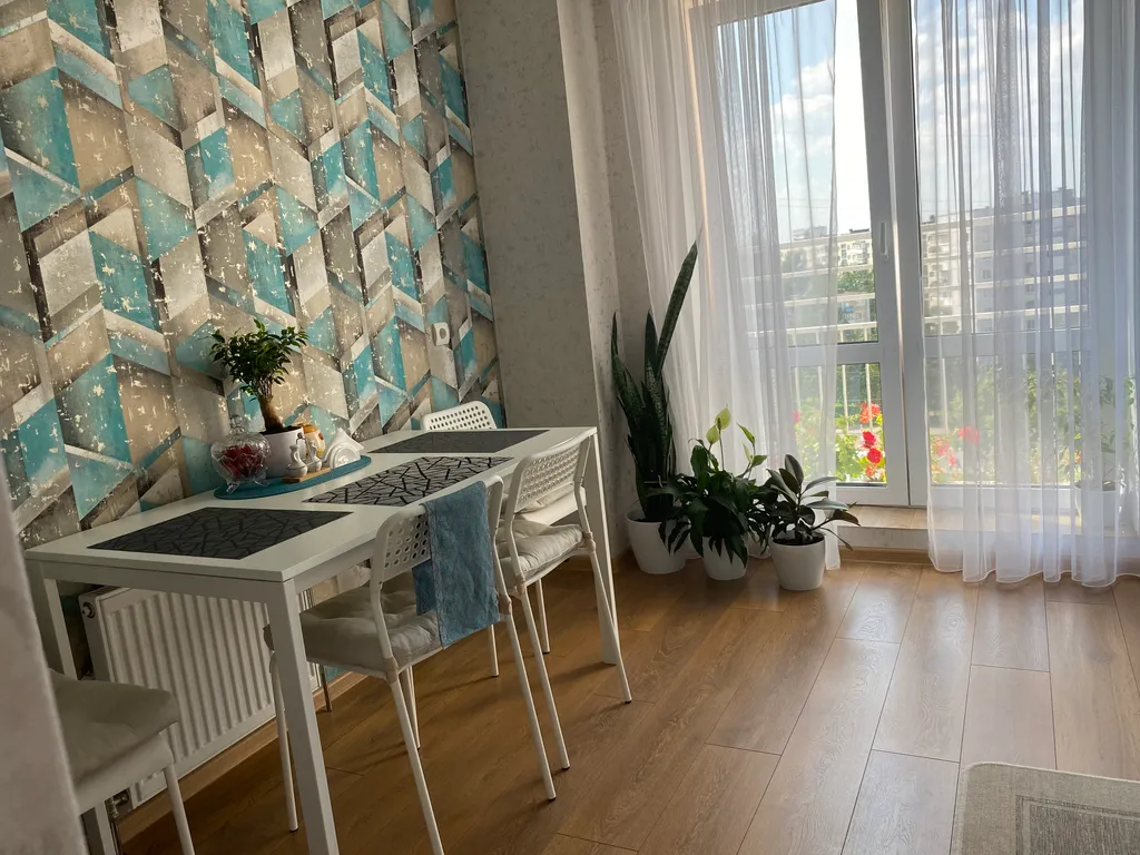 Уютная квартира в новом доме с большой парковкой