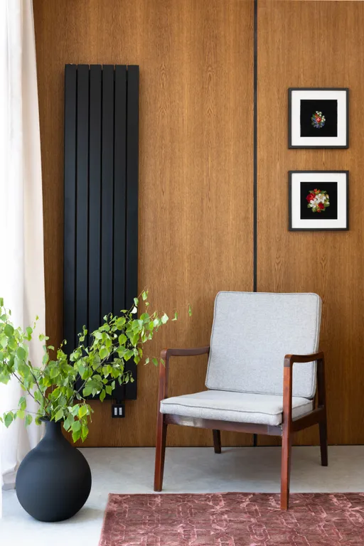 Дом в современном русском стиле в сосновом лесу