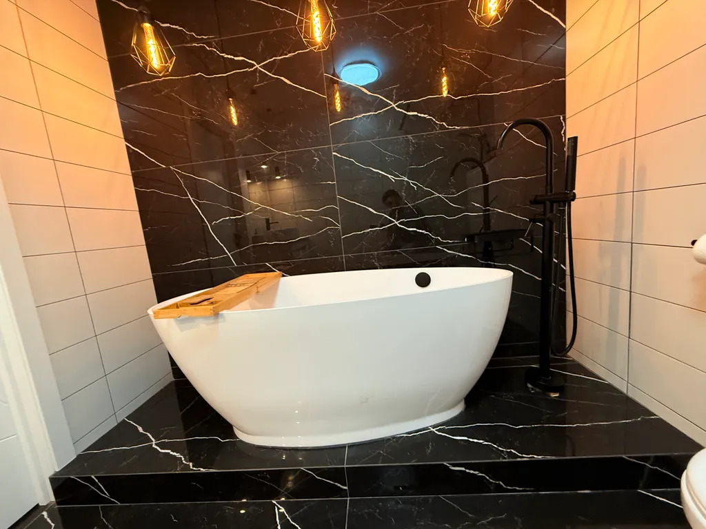 Квартира Дизайнерские апартаменты — Екатеринбург