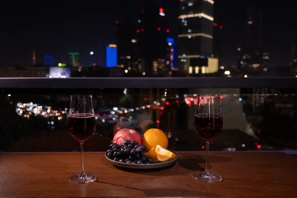 Современная студия с панорамой Tashkent City