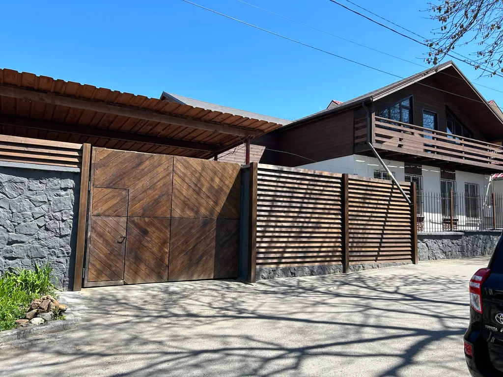 Дом шале с видом на санаторий