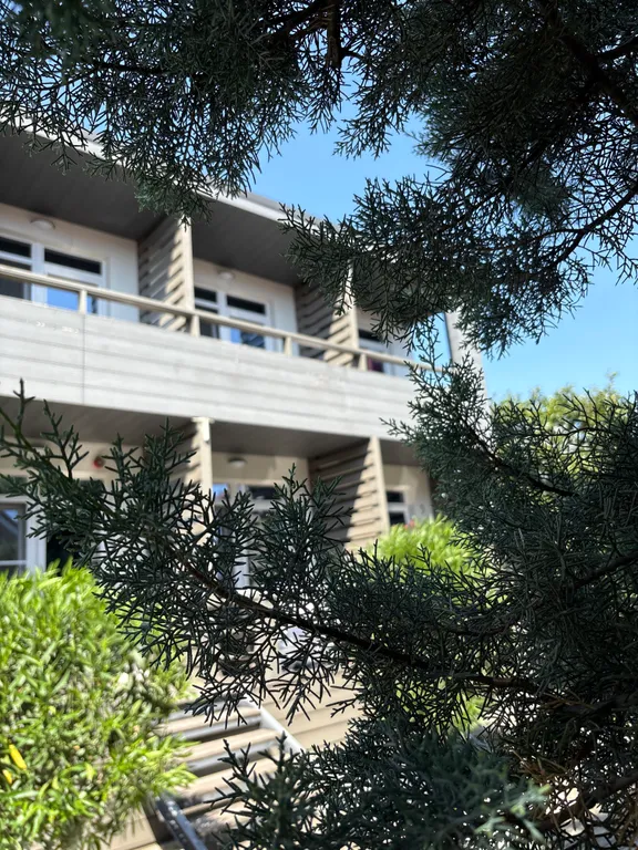 Квартира Делюкс, комната апартамент с балконом/террасой вид на горы, территорию — Сириус