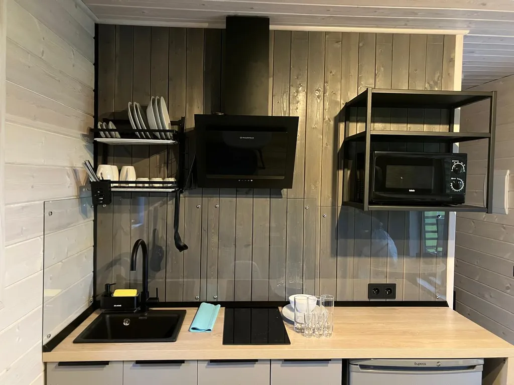 Коттедж Дом семейный с 2 спальнями на берегу реки Свирь — Лодейное Поле