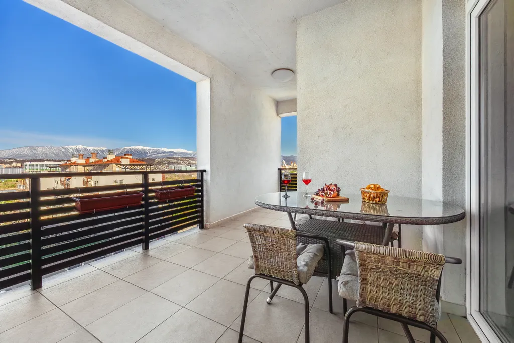 Большая квартира у моря с видом на горы — аренда посуточно в Сириус