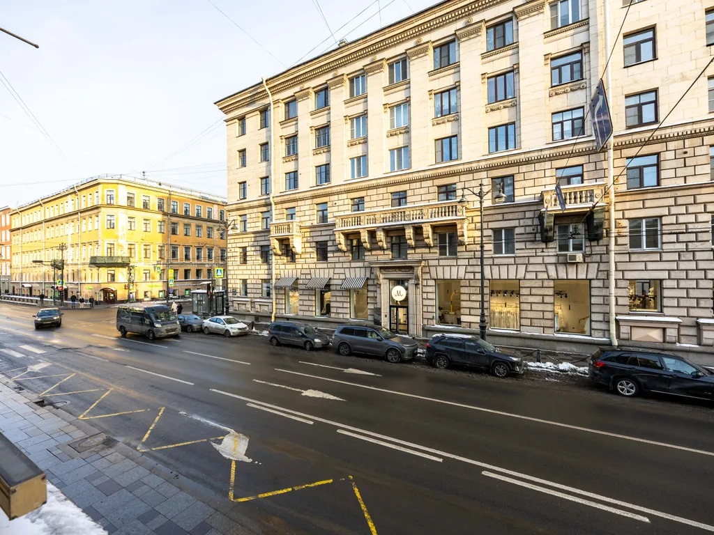 Светлая квартира на Ропшинской