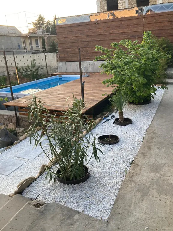 Сруб у моря