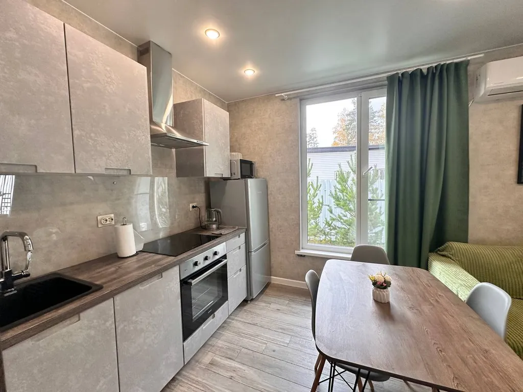 Коттедж Семейный дом с 2 спальнями у леса и озера — Борисово