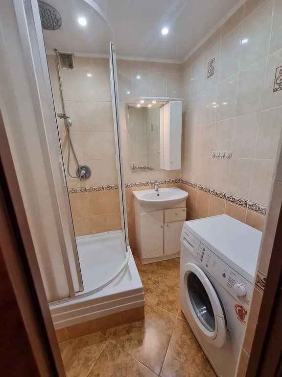 Хорошая двухкомнатная квартира