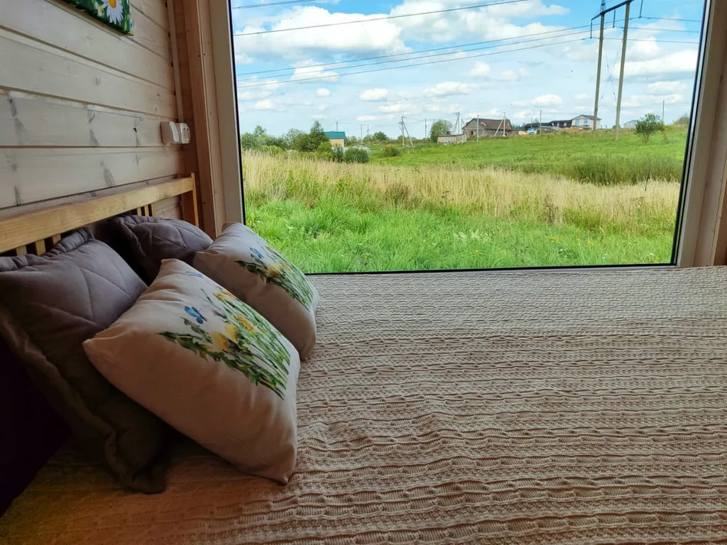 Коттедж Домик около Красного села с видом на поле и лошадок — Санкт-Петербург