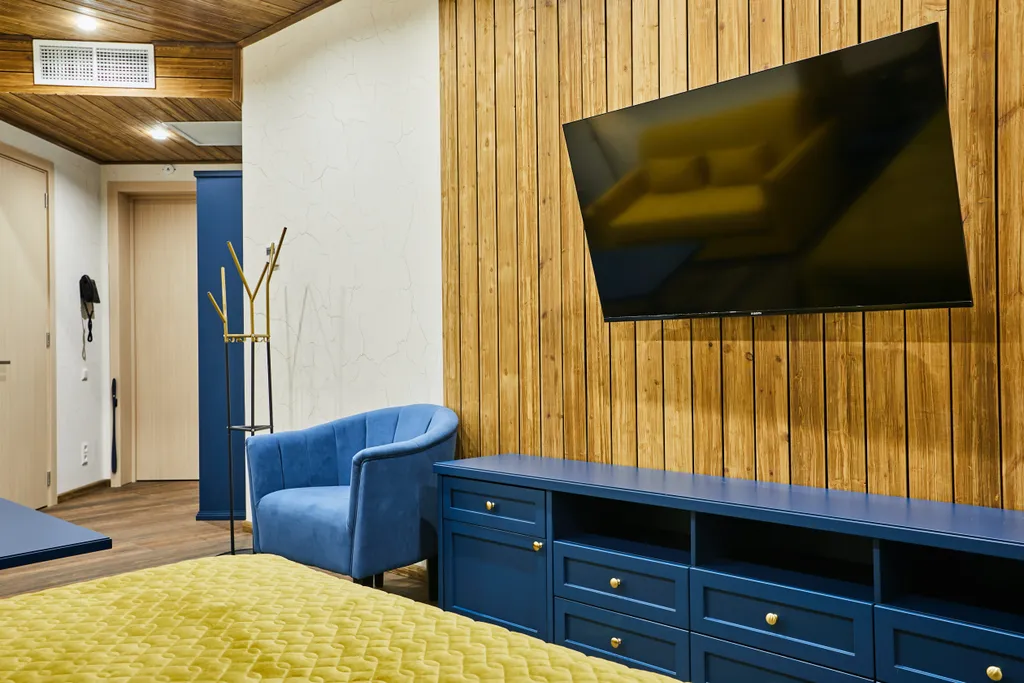 Полулюкс с кроватью размера king-size видом на озеро