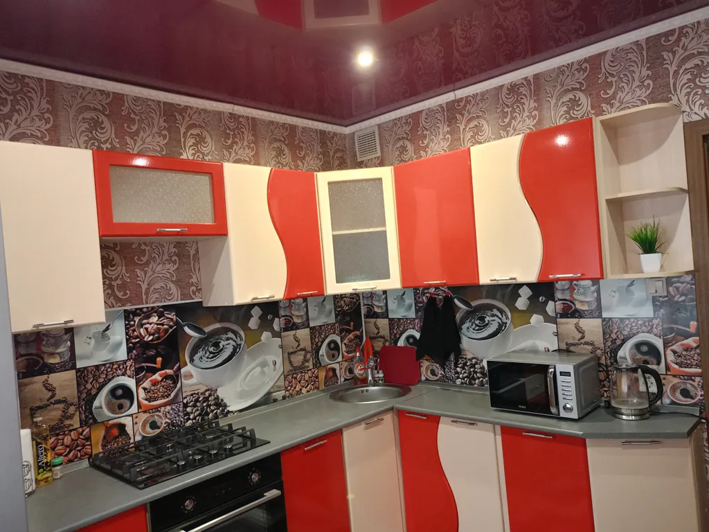 Трёхкомнатная квартира рядом с монастырём