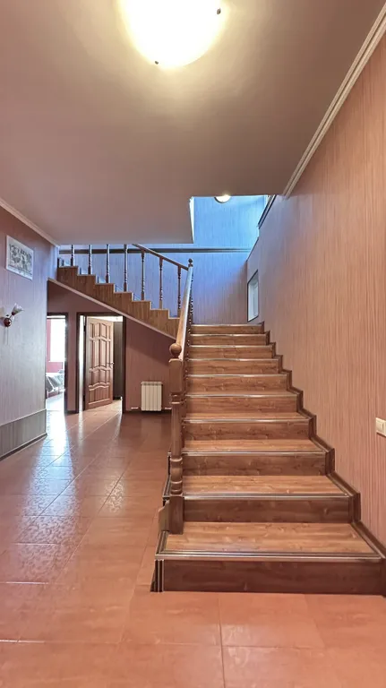 Дом с бассейном и баней возле курзоны