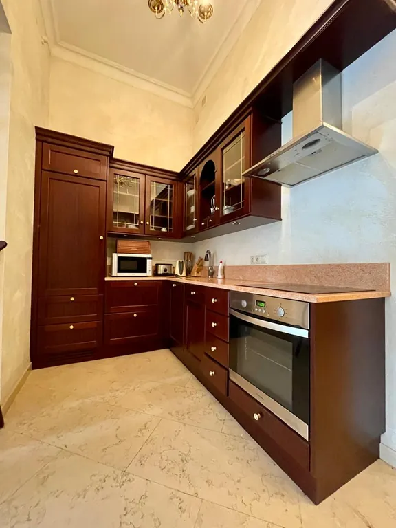 Шикарный люкс - итальянский натуральный мрамор и красное дерево