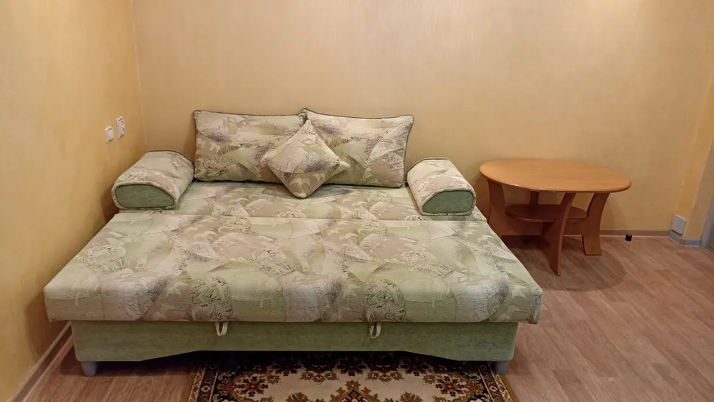 Уютная квартира в жилом районе, рядом с бассейном, магазинами и остановкой