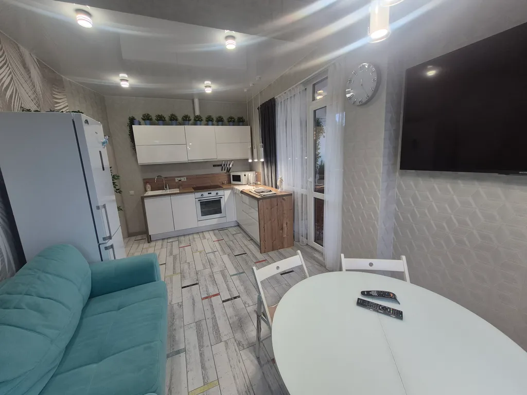 Уютная квартира с большим балконом и живописным видом на набережную