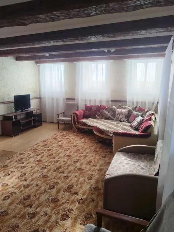 Двухэтажный дом со всеми удобствами в самом центре