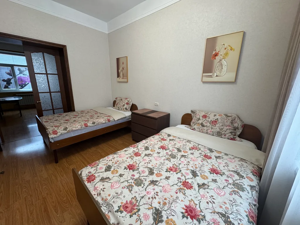 Просторная трехкомнатная в центре