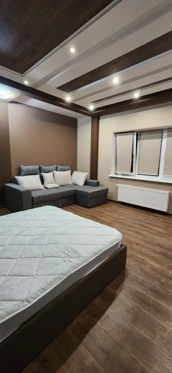 Новый дом с баней и бассейном у озера