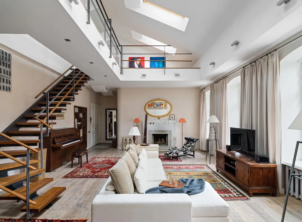 Двухуровневые апартаменты Palazzo с высокими потолками