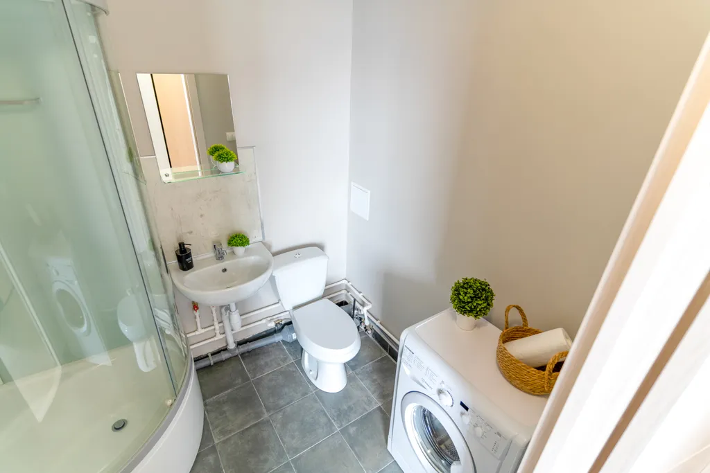 Апартамент с угловой солнечной спальней и видом на город