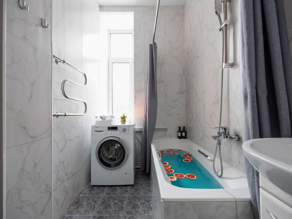 Просторная квартира с тремя спальными и балконом с видом