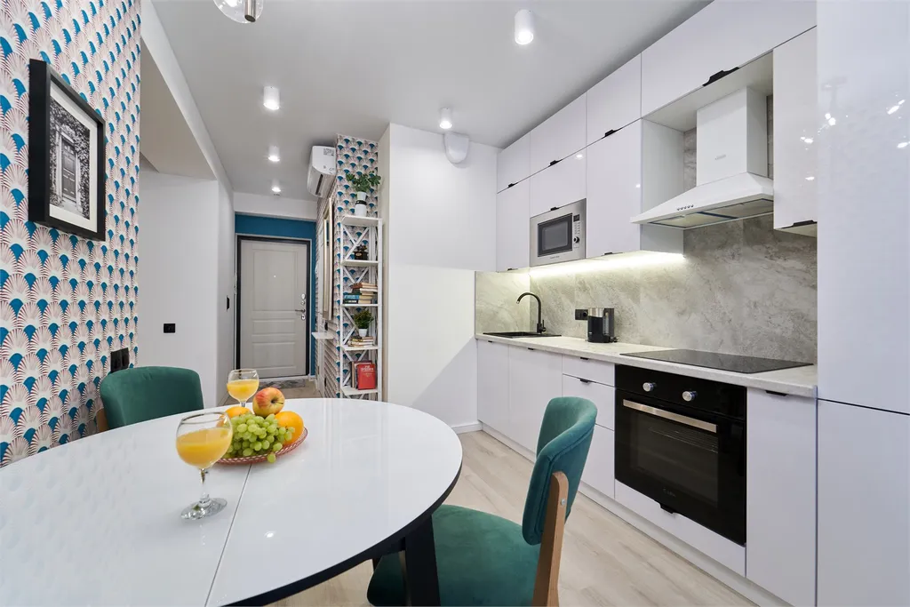 Квартира с отдельной спальней и дизайнерским ремонтом